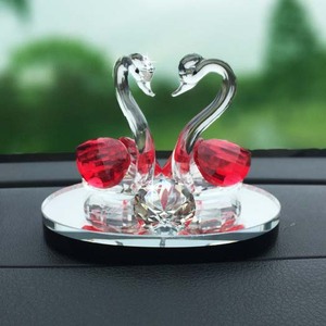 Ornements <span class=keywords><strong>de</strong></span> cygne en cristal <span class=keywords><strong>de</strong></span> <span class=keywords><strong>mariage</strong></span> bon marché pour les <span class=keywords><strong>invités</strong></span> <span class=keywords><strong>de</strong></span> souvenir <span class=keywords><strong>de</strong></span> <span class=keywords><strong>mariage</strong></span> - Product Image 4