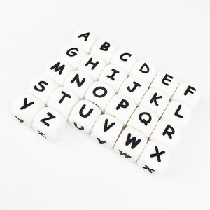 BPA libre de silicona bebé dentición decorativo cuadrado inglés alfabeto letras cuentas de silicona masticables - Product Image 3
