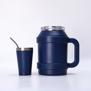 Grand gobelet isotherme en forme de baril de bière de 1500 ml + 140 ml avec poignée, livré avec un petit gobelet et une paille assortis - Product Image 3