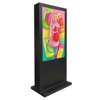 Kios Totem LCD Iklan Luar Ruangan 55 Inci Kecerahan Tinggi 3000nits Tahan Air IP65 Poster Digital Animasi Berdiri di Lantai