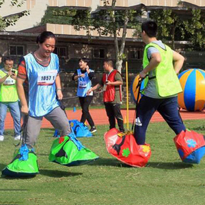 Actividad de Team Building Inflable Happy Feet Company, Equipo de Entrenamiento de Inteligencia Física para Niños y Padres - Product Image 2