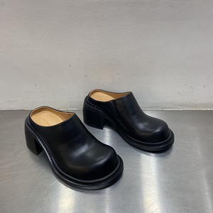 Fabricant personnalisé 2024 nouvelles chaussures mules femme bout rond vintage cuir noir semelle épaisse femmes <span class=keywords><strong>bloc</strong></span> talon <span class=keywords><strong>sabots</strong></span> - Product Image 3