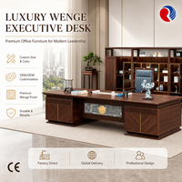 Grand bureau de direction avec armoires de rangement symétriques, table de direction en bois grainé