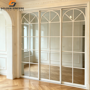 Puerta Corredera de Vidrio Acordonado Elegante GS con Marco Delgado y Arco de Metal Blanco para Sala de Estar - Product Image 1