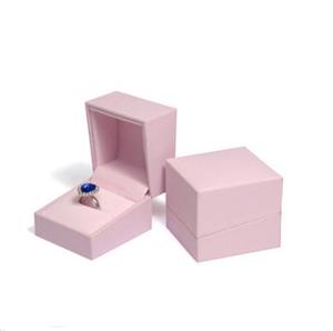 Exquisita Caja de Joyería Rosa para Anillos, Colores y Logotipos Personalizables, Mini Caja de Joyería con Tapa Abatible, Caja de Joyería de Plástico - Product Image 4