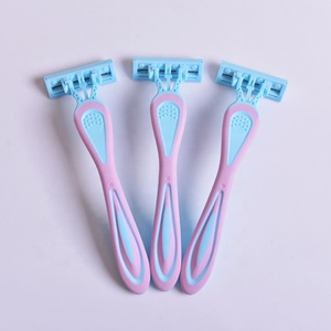 Dao cạo nhựa cao su phổ biến của lưỡi dao cạo ba với màu xanh da trời và màu hồng phù hợp với phụ nữ. - Product Image 3