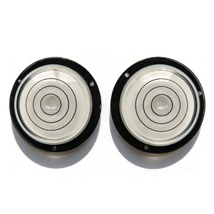 Nivel de burbuja de 63x52x16 mm, nivel de burbuja horizontal para proyectos de bricolaje con vidrio transparente y anillo de goma negro. - Product Image 1