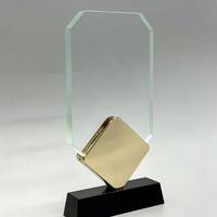 Plaque en cristal octogonale en gros avec support métallique carré doré, base en cristal noir, trophée personnalisable avec gravure