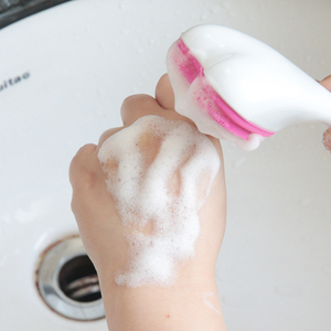 Heart Shaped Silicone Facial Cleansing Brush Waterproof Handheld Exfoliating <b>Massage</b> <b>Tool</b> - Product Image 5