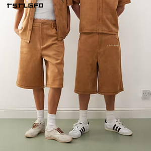 Pantalones Cortos Unisex Personalizados de Gamuza Sintética con Botones, Bolsillos Laterales, Tela Texturizada, Estilo Urbano de Longitud Media - Product Image 1