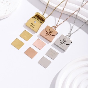 <span class=keywords><strong>Collana</strong></span> con Ciondolo a Forma di Libro in Acciaio Inossidabile di Lusso, Impermeabile e Resistente allo Sbiadimento - Product Image 1