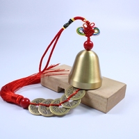 Cloches en cuivre pur avec cinq pièces d'empereurs, cintres de voiture, décorations de porte, artisanat et cloches en cuivre comme cadeaux