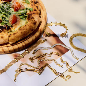 अनुकूलन योग्य 18k सोने की प्लेटेड स्टेनलेस स्टील चेन ब्रेसलेट के साथ आकर्षक 18k गोल्ड प्लेटेड स्टेनलेस स्टील चेन ब्रेसलेट - Product Image 4