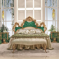 Cabecero de Cama de Lujo en Verde Malaquita con Hojas de Oro Esmeralda Talladas, Estilo Barroco Real, Diseño Personalizado y Tapizado de Alta Gama