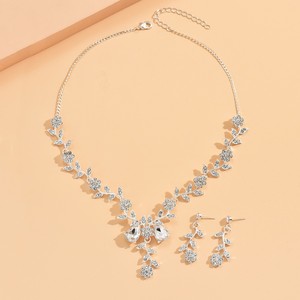Conjunto de collar y pendientes de diamantes de imitación vintage OEM transfronterizo para novias, accesorios de joyería para baile para damas, venta al por mayor para fabricantes. - Product Image 3