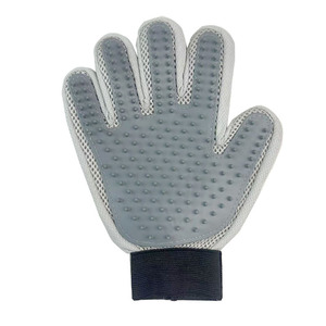 Guante de Aseo para Mascotas Xintu, Gris, Cinco Dedos, Herramienta para Eliminar el Pelo de Gatos, para Bañar Gatos de Pelo Corto - Product Image 1