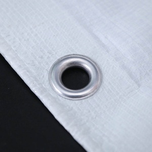 Rouleau de bâche en HDPE argenté haute densité, haute qualité, durable, robuste, imperméable, résistant au vent et aux déchirures, pour la protection des animaux - Product Image 4