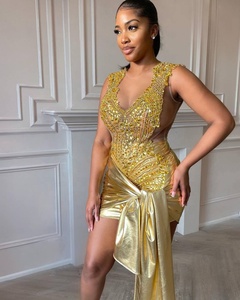 Robe moulante sexy en jersey à col en V, ornée de cristaux scintillants dorés, taille empire, dos nu, sans manches, mini-robe en maille transparente pour soirée - Product Image 1