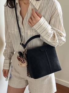 Nouveau Sac Seau Vintage Premium 2026 pour Femme – Sac à Main Polyvalent Tendance et Très Vendu, Porté Épaule ou à la Main - Product Image 6