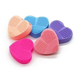 Adorable Heart Design Silicone <b>Makeup</b> <b>Brush</b> Cleaner Box Reusable Soft Scrubber <b>Case</b> - Product Image 3