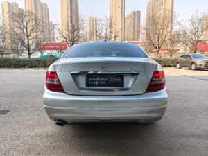 <span class=keywords><strong>Mercedes</strong></span>-Benz Classe C 2013 C 180 Classic <span class=keywords><strong>Grand</strong></span> Edition, véhicule à essence d'occasion, <span class=keywords><strong>prix</strong></span> avantageux - Product Image 4