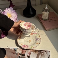 Nouvelle Assiette à Dessert en Céramique 2026, Motif Floral Iris Gaufré, Style Rétro Français, Idéale pour le Thé de l'Après-midi, Compatible Micro-ondes, Motif Végétal, Usage Domestique