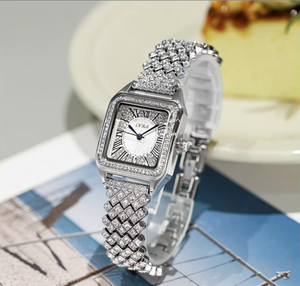 Reloj de Pulsera de Cuarzo con Dije de Guepardo Francés, Lujoso y Moderno, para Mujer, con Esfera de Cristal, Correa de 16 mm, Resistente al Agua - Product Image 3