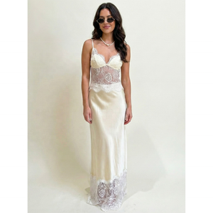 שמלת סאטן מפוארת עם גימור תחרה, צווארון וי חלק, גב פתוח, אורך עד הרצפה, עם שירות יצרן מקורי (OEM) למסיבות ערב ולבוש לילה - Product Image 1