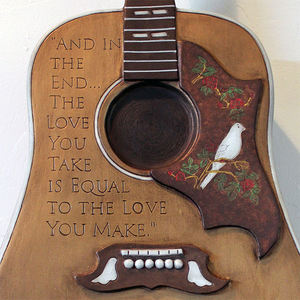 OEM özelleştirilmiş el yapımı seramik gitar kremasyon Urn duvara monte, anıt Pet kremasyon Urn kül Pet - Product Image 4