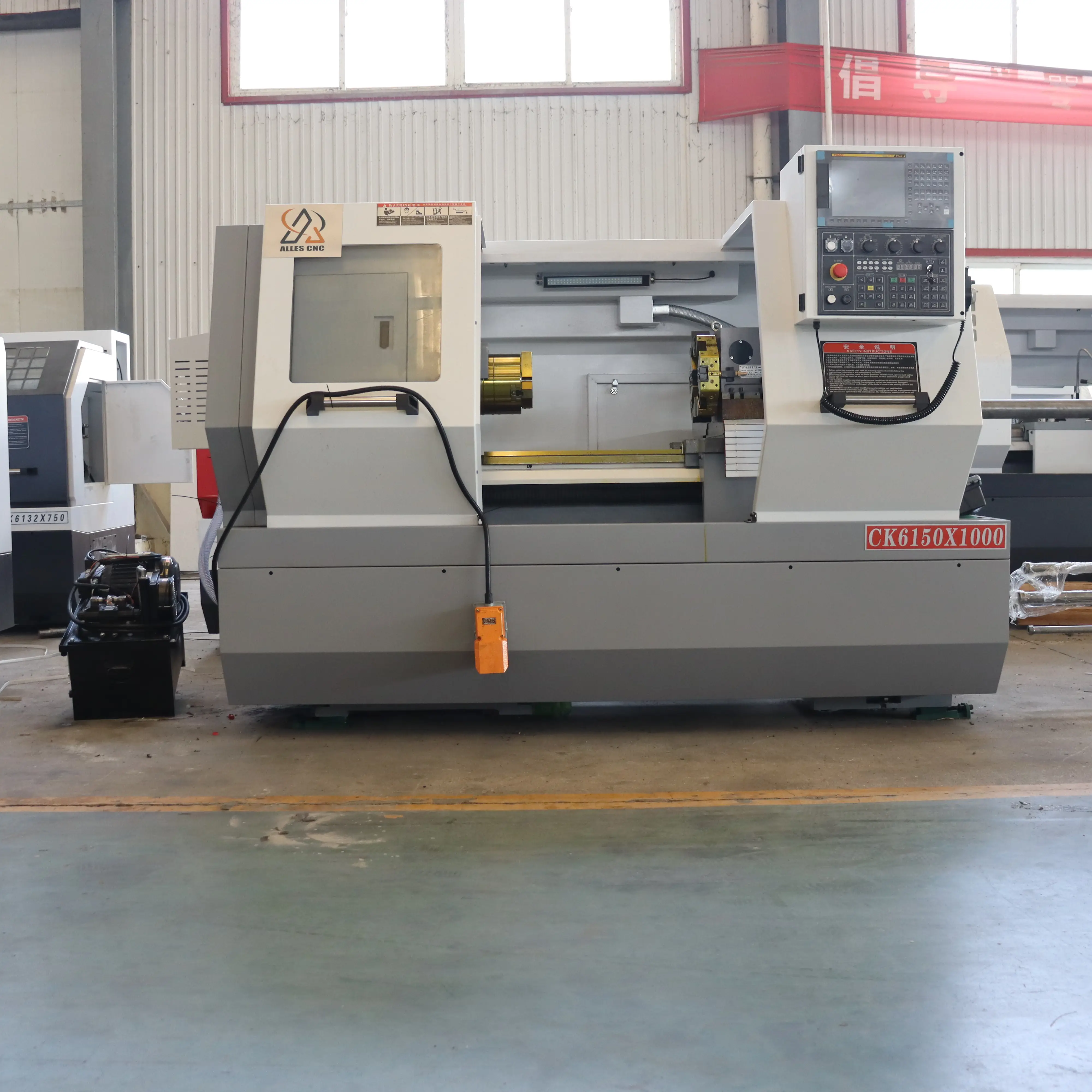 Tour cnc 5 axes CK6150X1000, adapté à la finition rugueuse des arbres et des disques