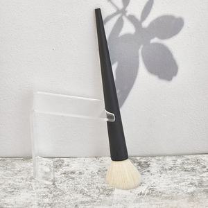 <span class=keywords><strong>Brocha</strong></span> Profesional <span class=keywords><strong>de</strong></span> Contorno <span class=keywords><strong>de</strong></span> Pelo Sintético con Mango para Difuminar y Realzar, Multiusos para Modificar las <span class=keywords><strong>Sombras</strong></span> Faciales - Product Image 3