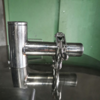 Machine de remplissage de bouteilles d'eau liquide cosmétique manuelle semi-automatique GCP-12 pour boissons pour sortie de sac en verre de poudre d'huile