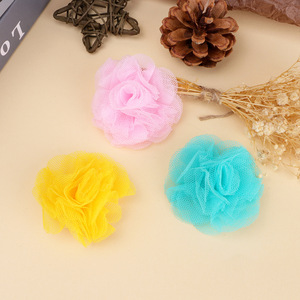 Flor de tela de gasa con pompones de 12 cm, hecha a mano, para accesorios de joyería y ropa DIY. - Product Image 2