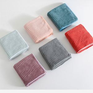 Serviette en microfibre corail avec boucle de suspension, très absorbante, séchage rapide, écologique, lavable en machine, super douce, pour salle de bain et salle de sport - Product Image 3