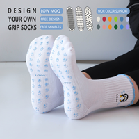 Chaussettes de Pilates personnalisées en tricot jacquard à motif de dessin animé pour femmes, chaussettes de yoga à volants, chaussettes de Pilates personnalisées à antidérapant