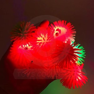 Juguete Sensorial Antiestrés de Goma Suave TPR con Forma de Erizo Luminoso y Bola Brillante para Apretar - Product Image 3