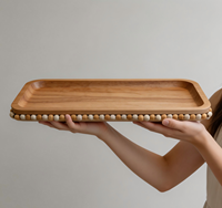 Plateau de service rectangulaire moderne en bois massif, long et étroit, 45 cm x 28 cm x 4,5 cm, naturel, artisanal, décoratif, pour entrée ou table basse