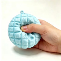 Balle Squishy en Gros en Forme de Boule d'Ananas, Jouet Rebondissant Style Bloc de Construction pour Détaillants B2C