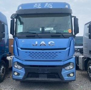 Cabeza Tractora JAC <span class=keywords><strong>Q7</strong></span> 510HP 6X4 Usada a Bajo <span class=keywords><strong>Precio</strong></span>, Modelo 2023 en Stock, Exportación Rápida, JAC Transworld Heavy Duty - Product Image 1