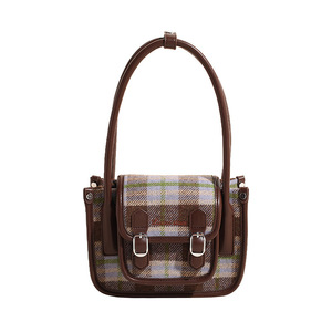 Bolso de mujer de doble propósito de moda con patrón a cuadros y diseño de retazos de tweed y cuero - Product Image 1
