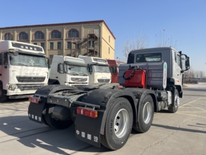 Camión Tractor Sinotruck HOWO NX 6X4, Cabeza Tractora <span class=keywords><strong>de</strong></span> 50-60 Toneladas con Motor Remanufacturado 95% Nuevo - Product Image 3
