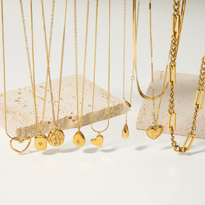 Подарки: Модное минималистичное ожерелье для женщин и девушек, персонализированное, из нержавеющей стали, с подвеской-сердцем в форме капли, покрытое 18-каратным золотом, водонепроницаемое - Product Image 2