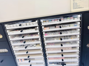 Mueble de Exhibición para Esmaltes de Uñas, Gabinete de Almacenamiento para Cosméticos y Productos de Belleza, Ideal para Salones de Belleza - Product Image 5