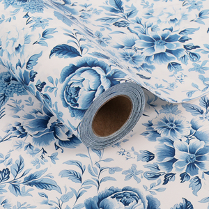 Papier d'emballage floral en porcelaine bleue et blanche chinoise, imprimé de roses à l'encre de soie pour emballage cadeau de style oriental - Product Image 1