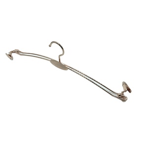 Zwart Gevlokte Fluwelen Kleerhangers Voor Volwassenen Met Ruimtebesparend 360 Antislipontwerp Met Roterende Haak Voor Gebruik In De Kledingkast - Product Image 6