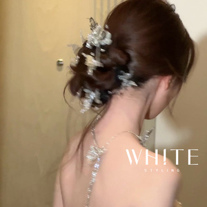 Nuevo diseño original, hecho a mano, tocado de mariposa etéreo y brillante, un accesorio de alta gama para vestidos de gala y de novia. - Product Image 2