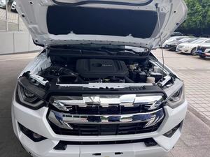 อีซูซุ ที30 รถกระบะ 4x2 2WD คอมฟอร์ท 3.0T ดีเซล 105 กิโลวัตต์/ชั่วโมง ขับเคลื่อนสี่ล้อ เกียร์ธรรมดา แบบสองตอน สำหรับการขับขี่ออฟโรดและการผจญภัยในป่า - Product Image 3