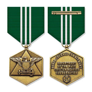 Medalla <span class=keywords><strong>militar</strong></span> de servicio distinguido de oro brillante personalizada de fábrica, trofeos y placas de premio de honor del Departamento de Defensa - Product Image 3