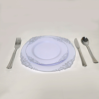 Ensemble de vaisselle jetable dorée pour fête, 600 pièces, comprenant des assiettes à dîner et à dessert en plastique, des gobelets de 9 oz et un ensemble d'argenterie pour 100 invités