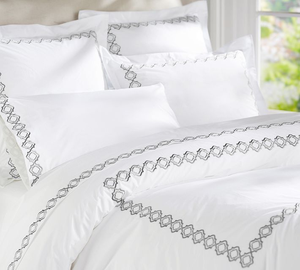 Vente en gros <span class=keywords><strong>de</strong></span> housses <span class=keywords><strong>de</strong></span> <span class=keywords><strong>couette</strong></span> d'hôtel en satin <span class=keywords><strong>de</strong></span> luxe 400T brodées avec <span class=keywords><strong>housse</strong></span> <span class=keywords><strong>de</strong></span> coussin - Product Image 2